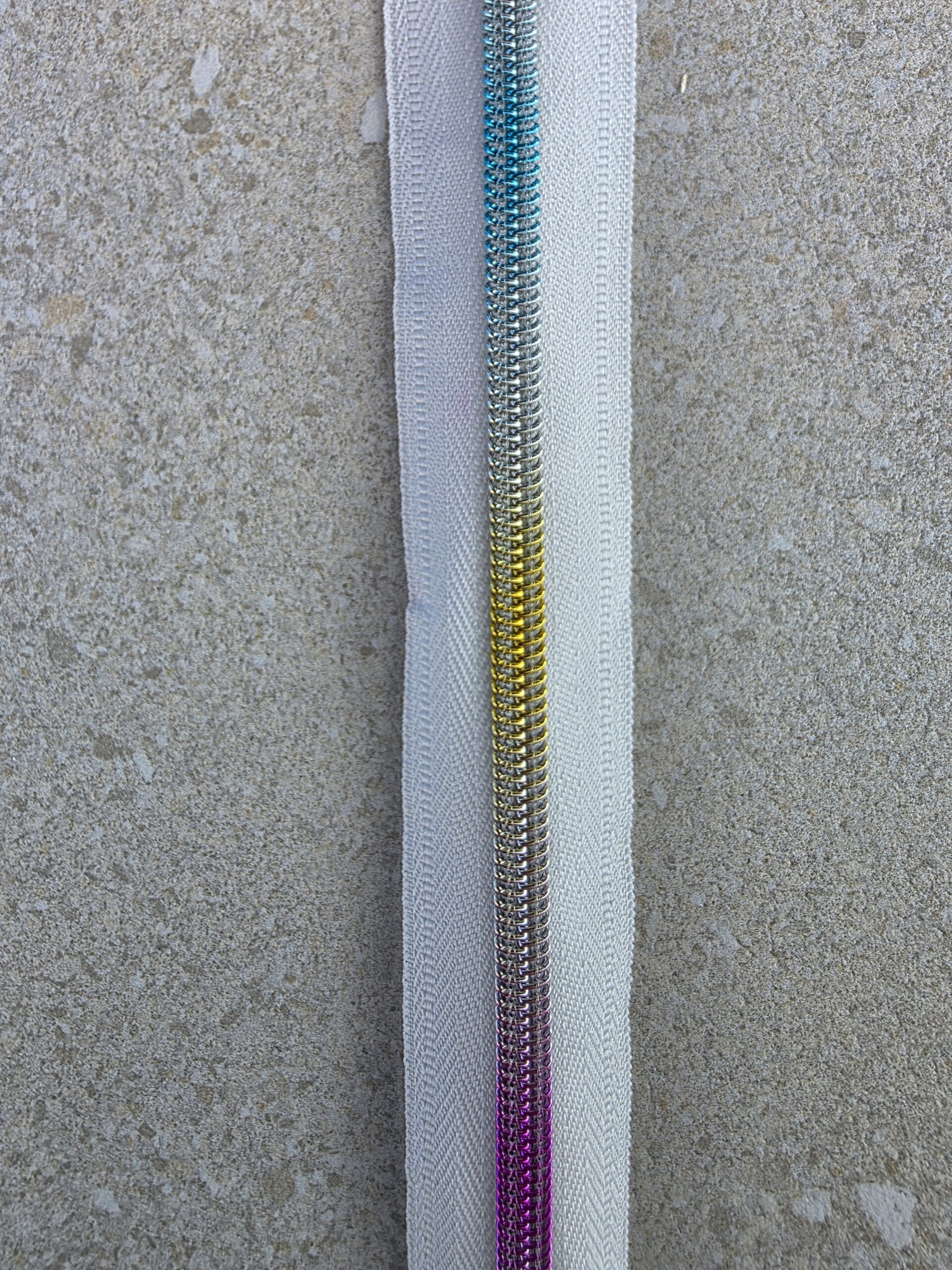 Blanc arc-en-ciel