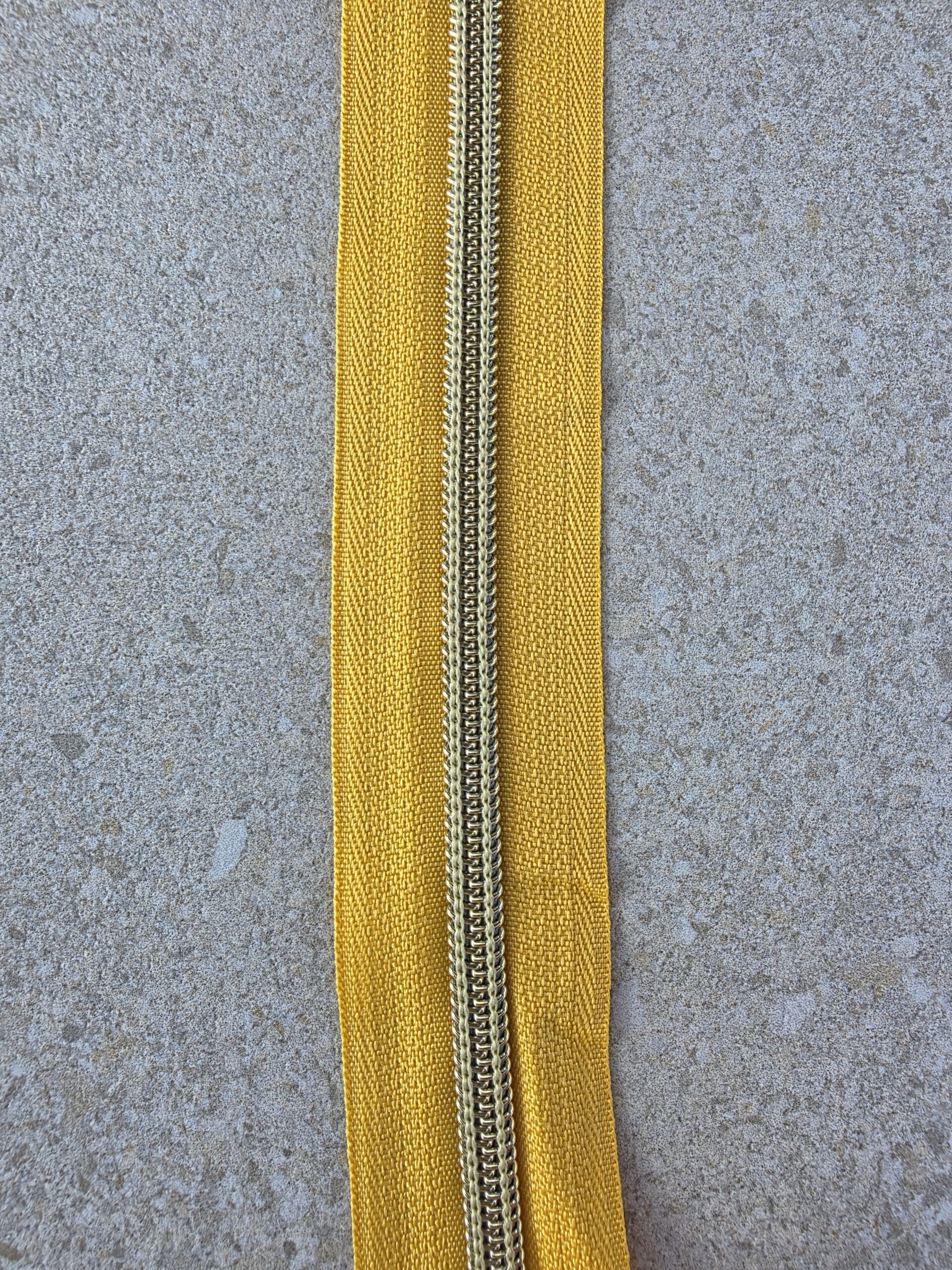 Jaune doré