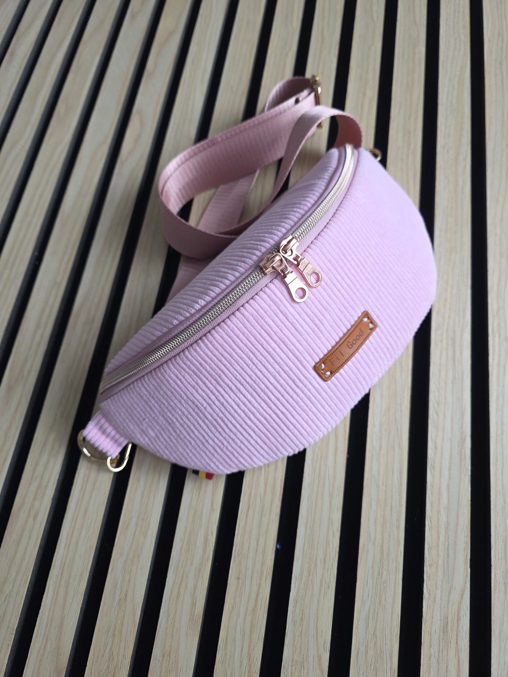 Small Crossbag en velours rose
